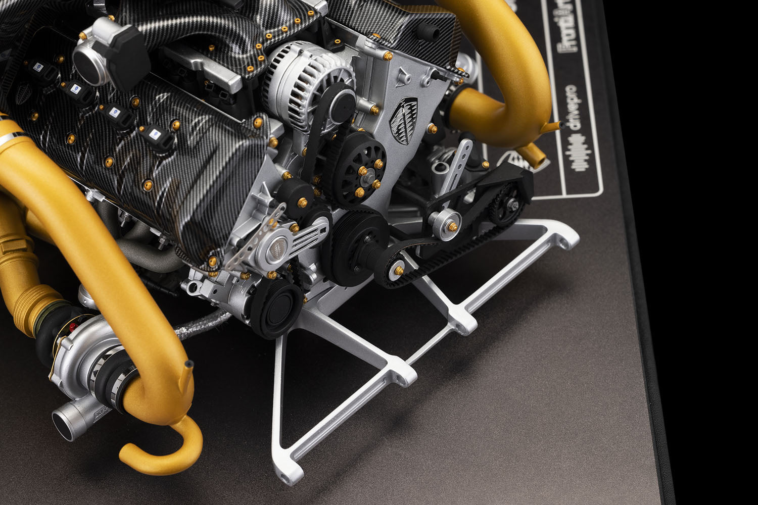 The Koenigsegg One:1 Engine 1:6 Scale Model – drivepro