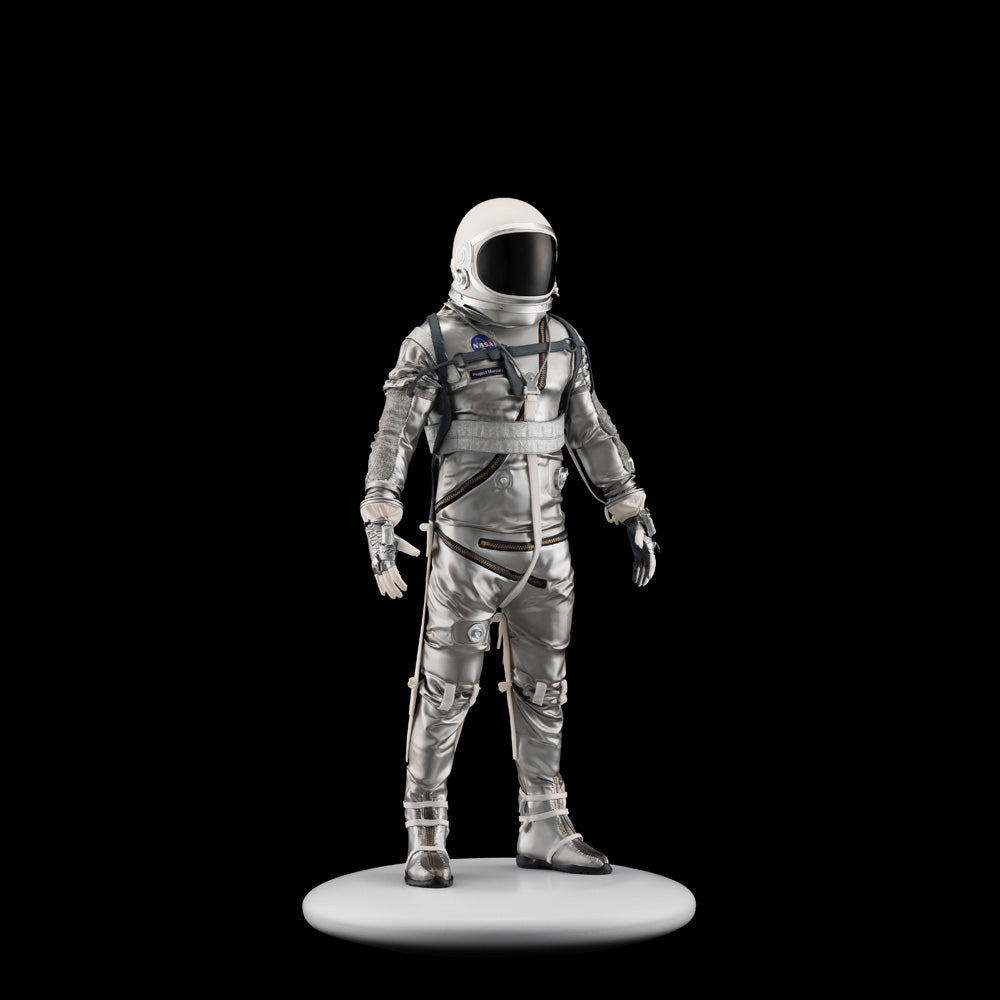 UPOINT STUDIO - NASA Mercury Project Space Suit The 1:4 Sculpture