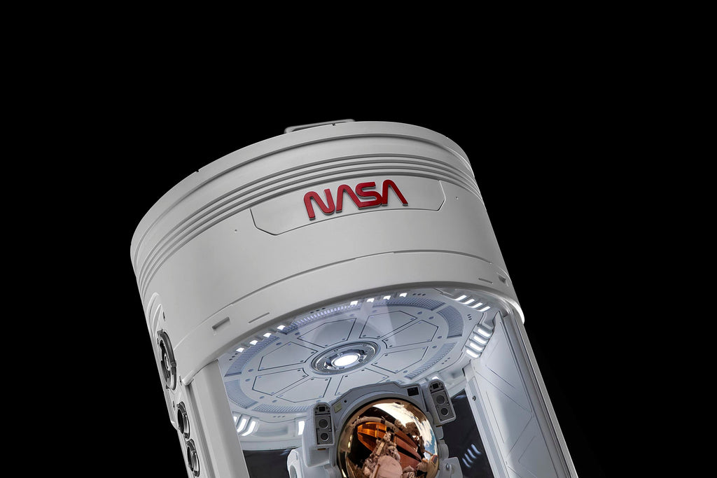 UPOINT STUDIO - Spaceman 3 The 1:4 NASA Astronaut Scale model