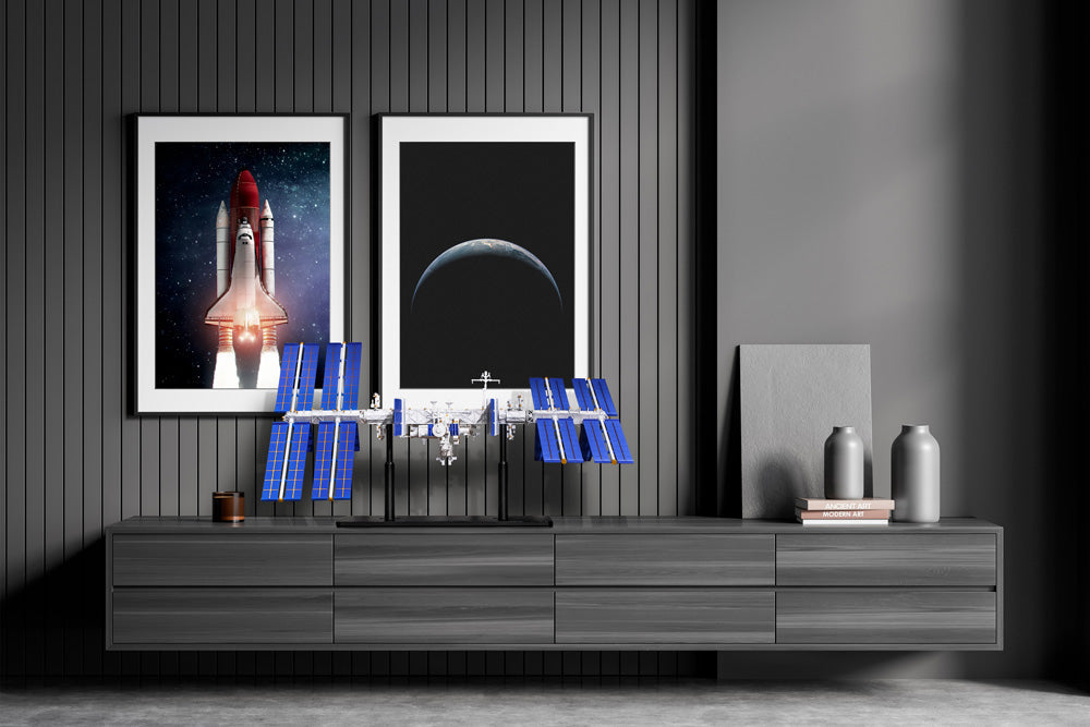 UPOINT STUDIO - International Space Station 1:130 Scale model