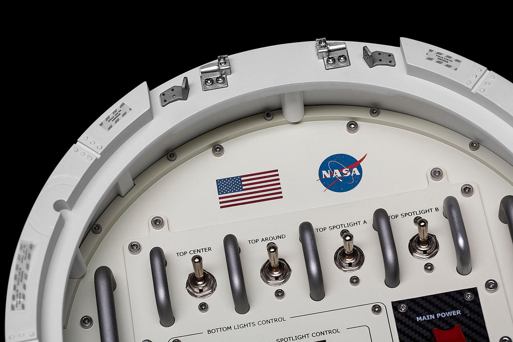 UPOINT STUDIO - Spaceman 3 The 1:4 NASA Astronaut Scale model