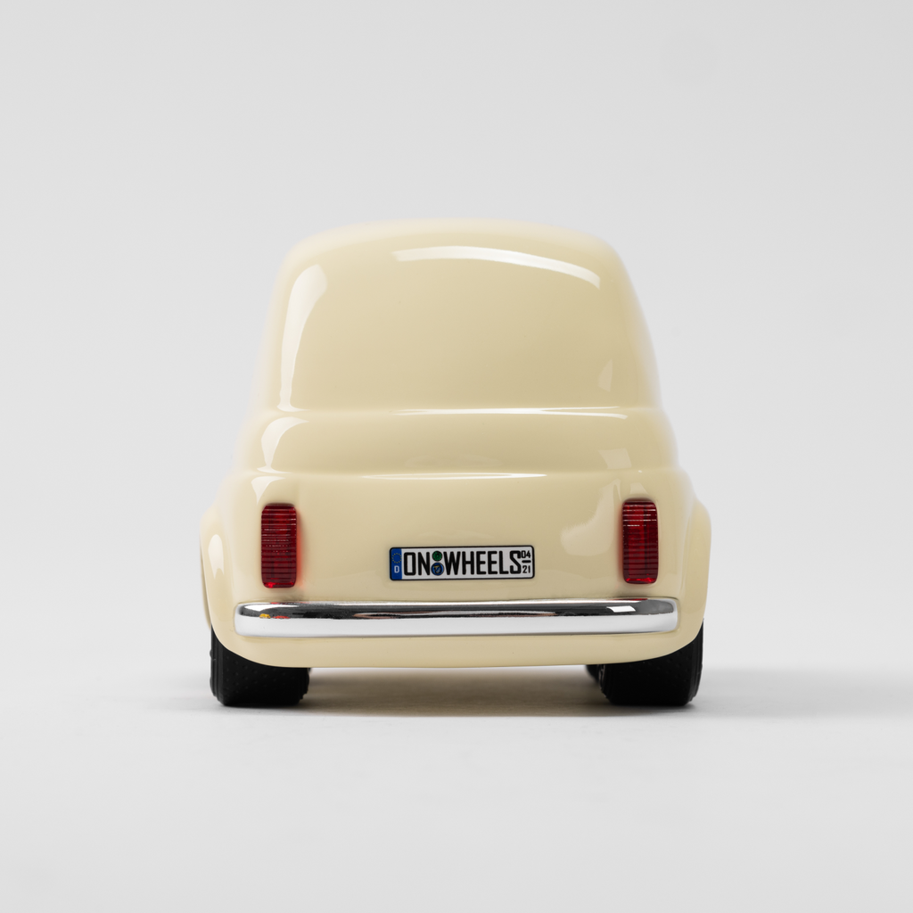 ON WHEELS Q CAR 1：24 Scale Models - F ver. Almond