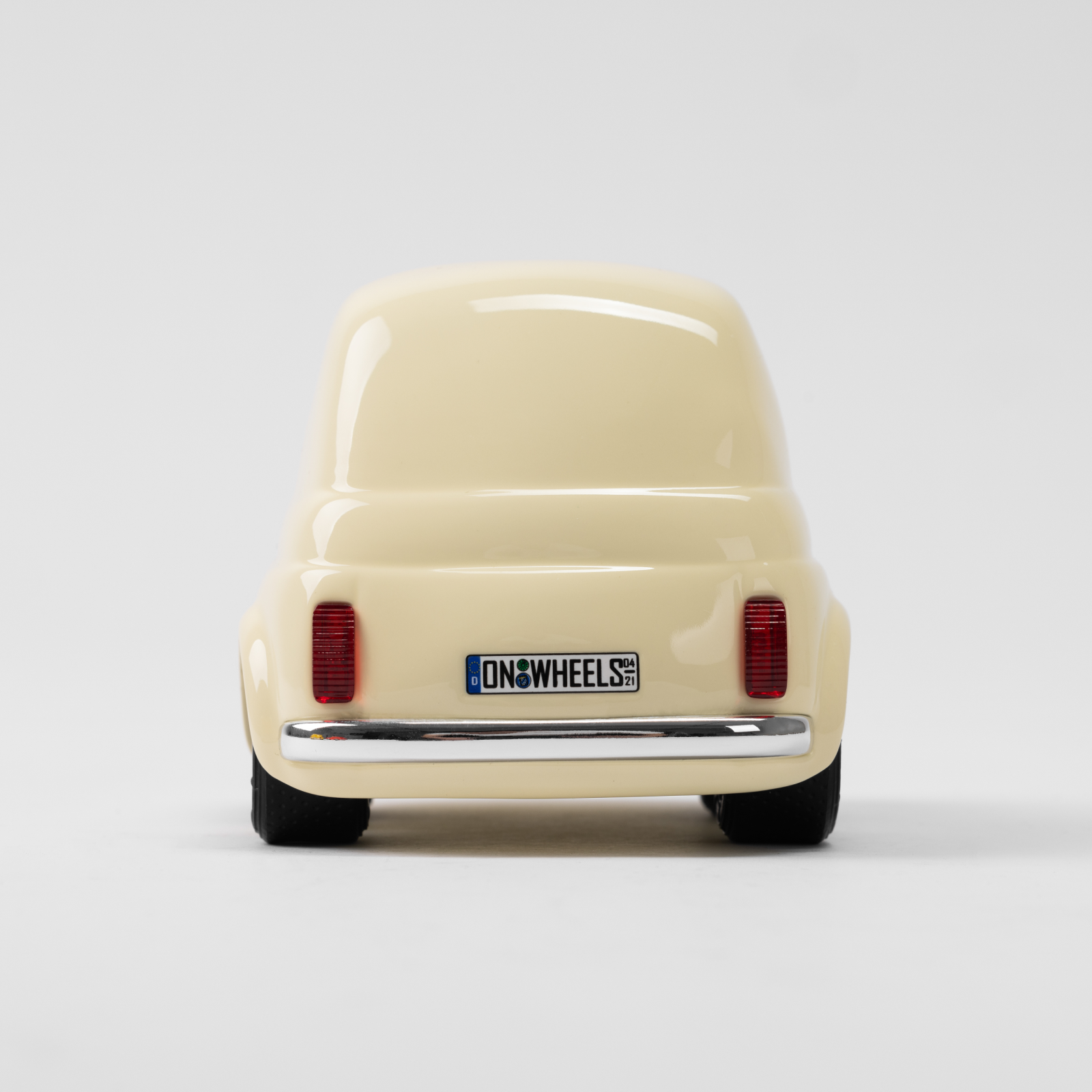 ON WHEELS Q CAR 1：24 Scale Models - F ver. Almond