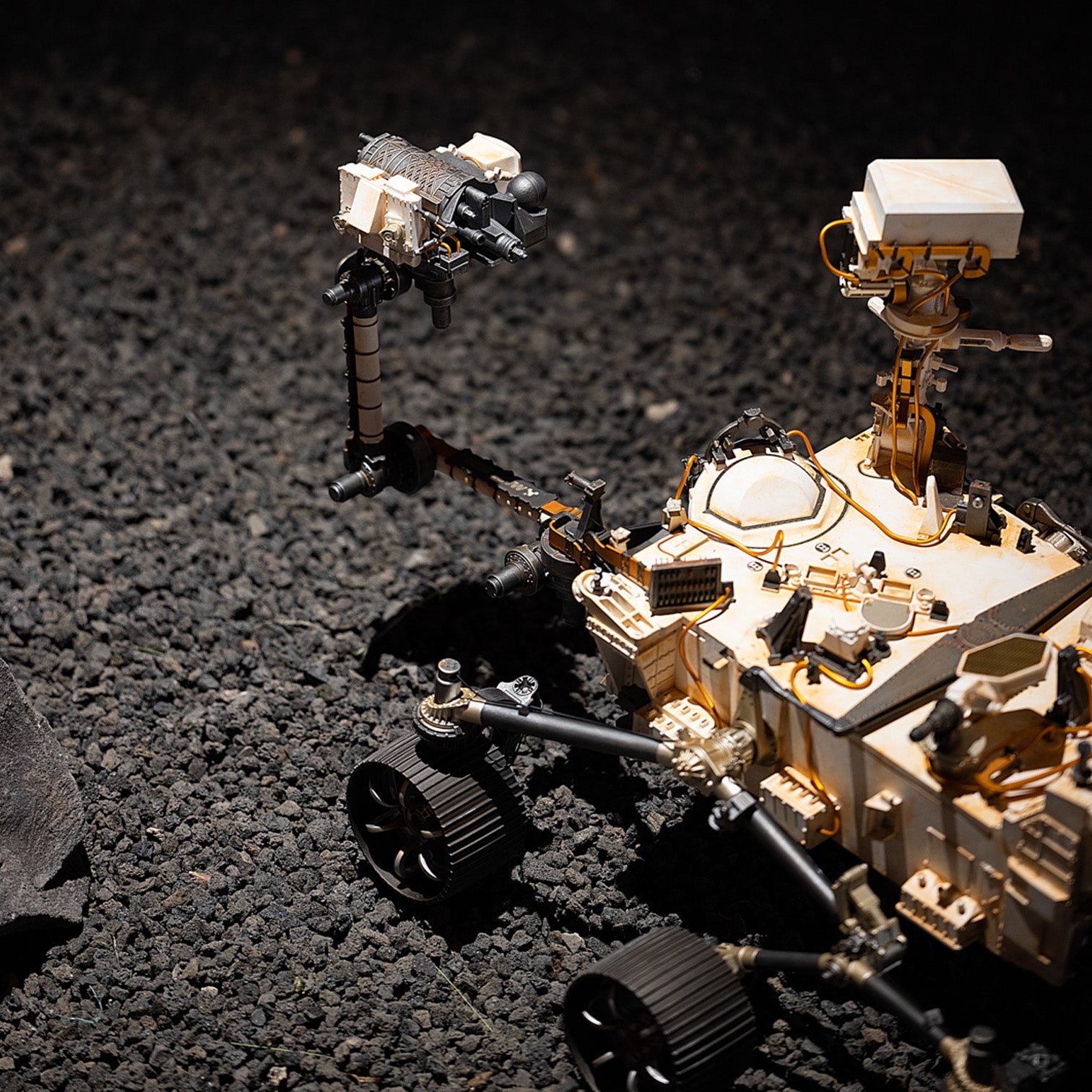 UPOINT STUDIO - NASA Perseverance Rover 1:7 Scale model